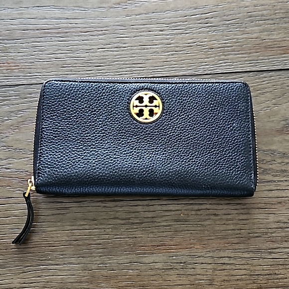 Tory Burch Handbags - Tory Burch zip around wallet